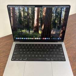 2023 Like New Apple MacBook Pro 16GB M2 Pro 512GB 65 Counts MUSIC RECORDING &VIDEO EDITING SOFTWARE