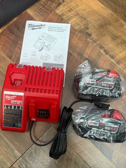 Milwaukee M18 Red Lithium Xc 4.0 Batteries with Charger