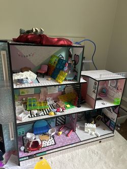 Large Doll Houses