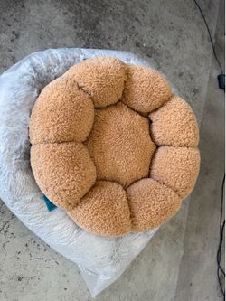 🐶 Pet Bundle – 2 Plush Calming Dog Beds (Large + Small)