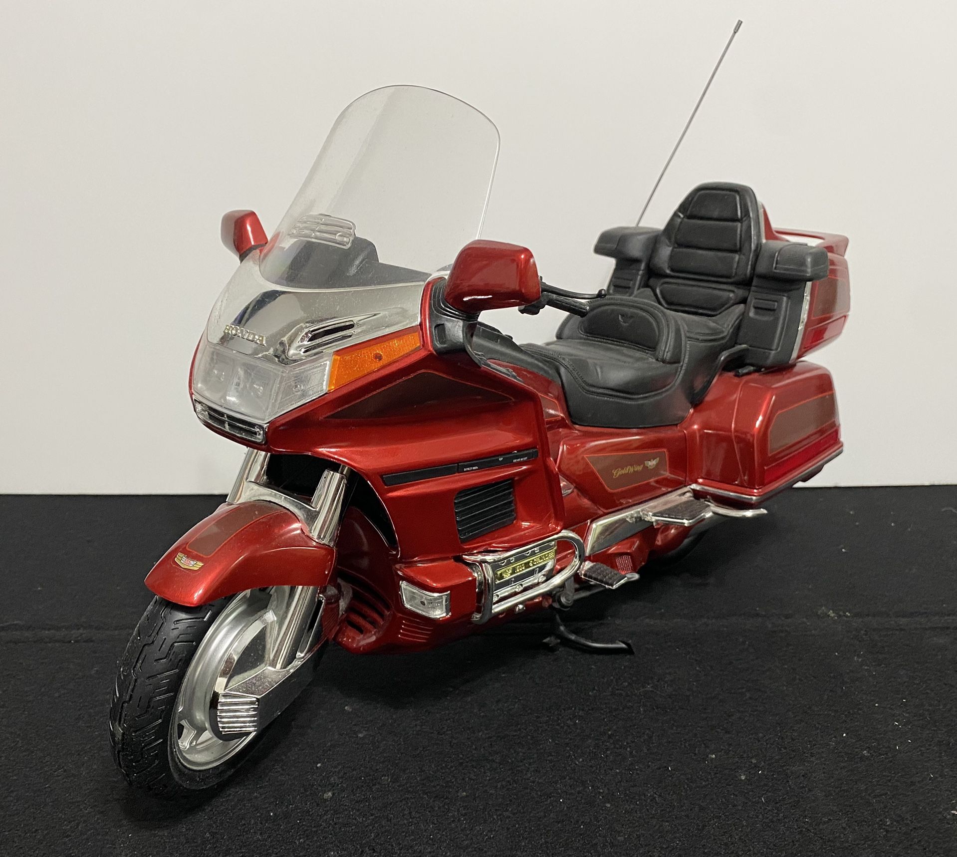 MODEL HONDA GOLDWING 1500 SE scale 1:6 by GUILOY.