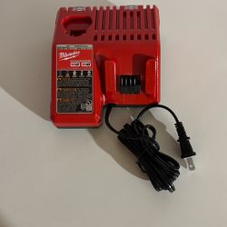 Milwaukee M18 & M12 Charger