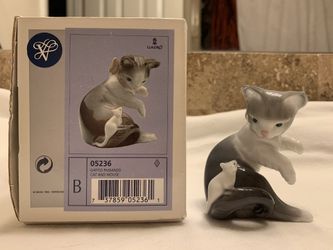 Lladro cat and mouse figure