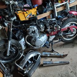 1980 Honda 400 I Think. Has Title New Coil Gqs Tank An Tons Of Parts. 