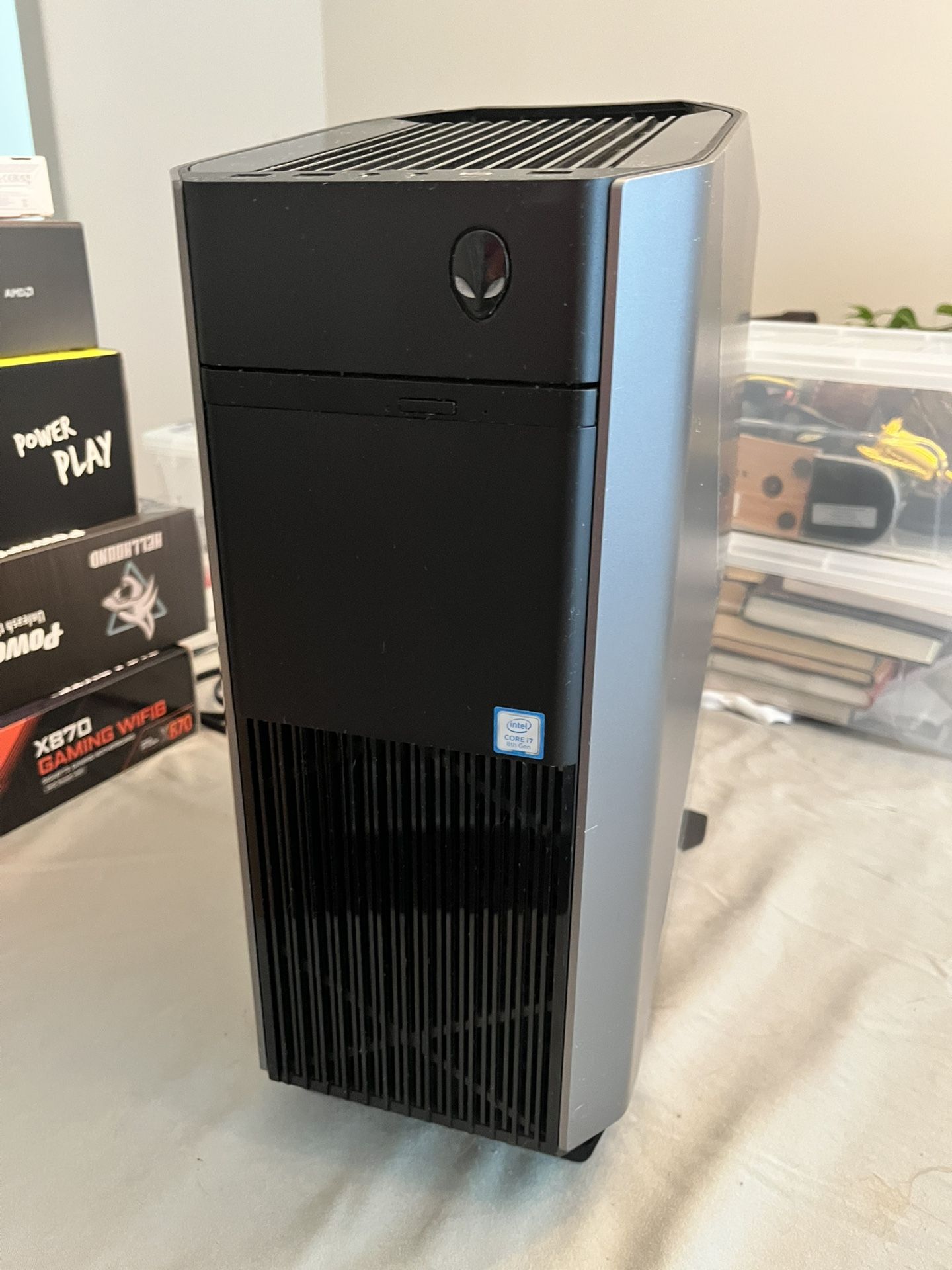 Alienware Aurora R7 i7 8700k Nvidia GTX 1070, 32 GB RAM