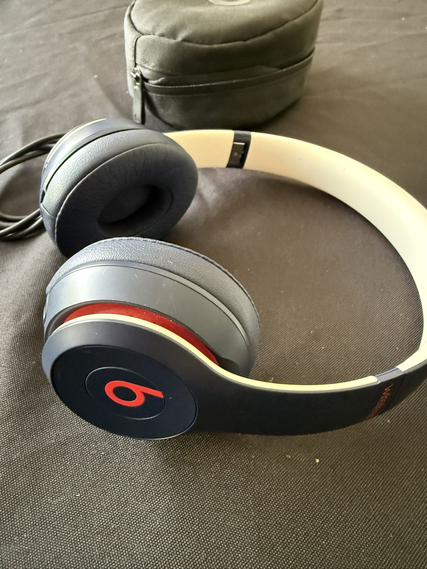 Beats Solo 3 Wireless Bluetooth On- Ear Headphone
