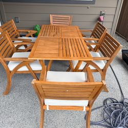 6-Piece Solid Wood Patio Dining Set with Cushioned Chairs – Great Condition