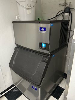 Commercial Ice machine