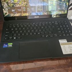 ASUS Creator Laptop Q (Q530)ASUS Q540VJ