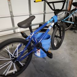TRADE OR BUY 20in se bike (NEEDS NEW PAINT JOB) I will also trade for a 26 or 27.5 in se bike or mafia bike