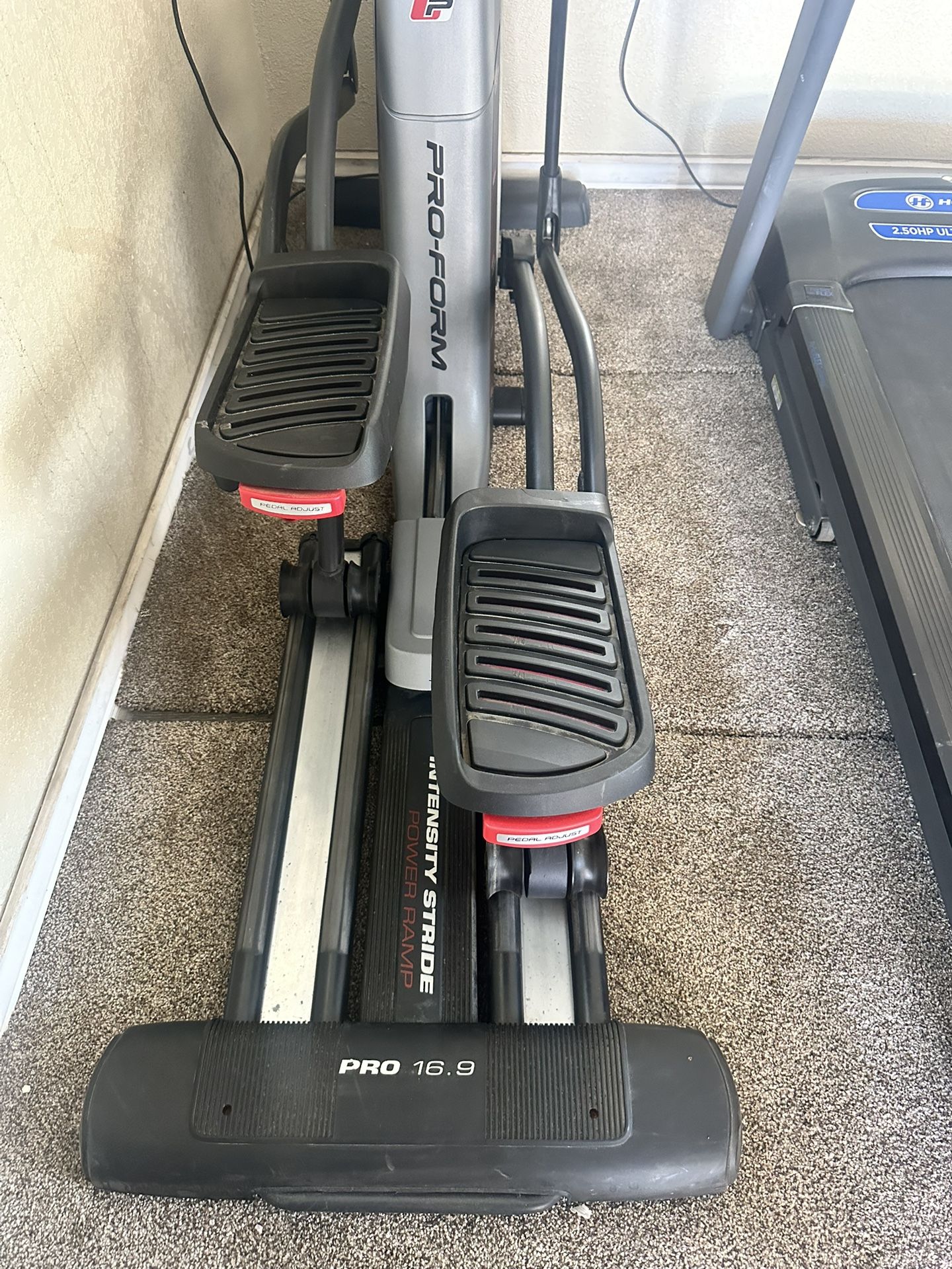 PROFORM® SMART PRO 16.9 ELLIPTICAL WITH IFIT, GOOGLE MAPS & WIF