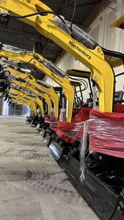 Local Pick Up Plano TX Mini Excavator With Briggs&Stratton Engine For Small Projects