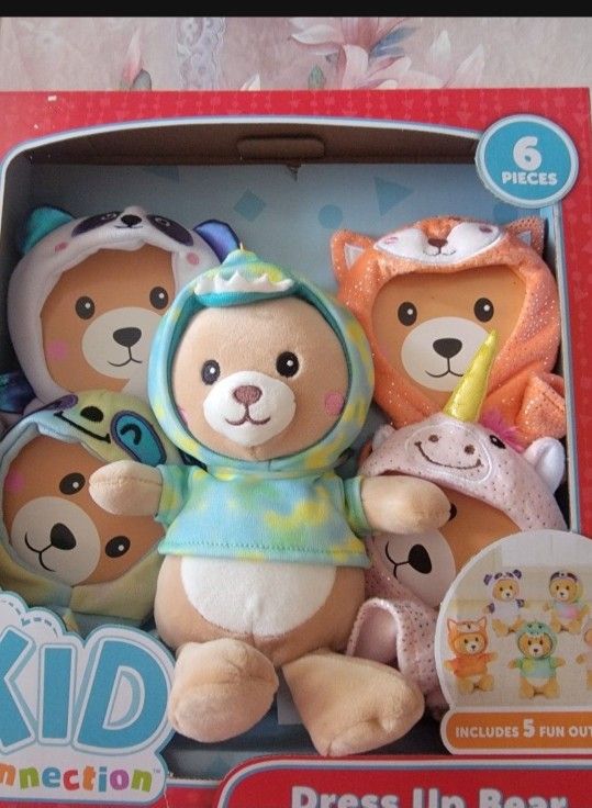 🆕️ DRESS UP BEAR.  COMES WITH 5 OUTFITS
