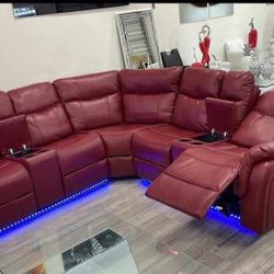 Vendo Sofa Seccional Reclinable Con Luces LED.