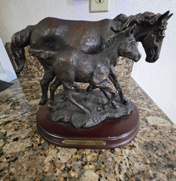 Beautiful Vintage Bronze Sculpture