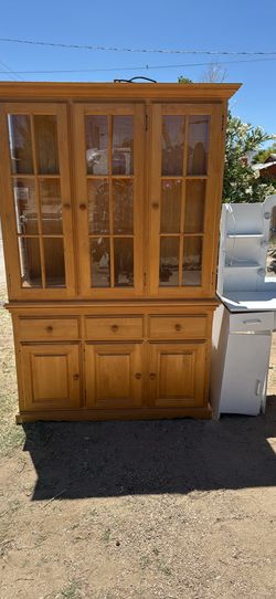 Classic wood hatch china cabinet / display cabinet