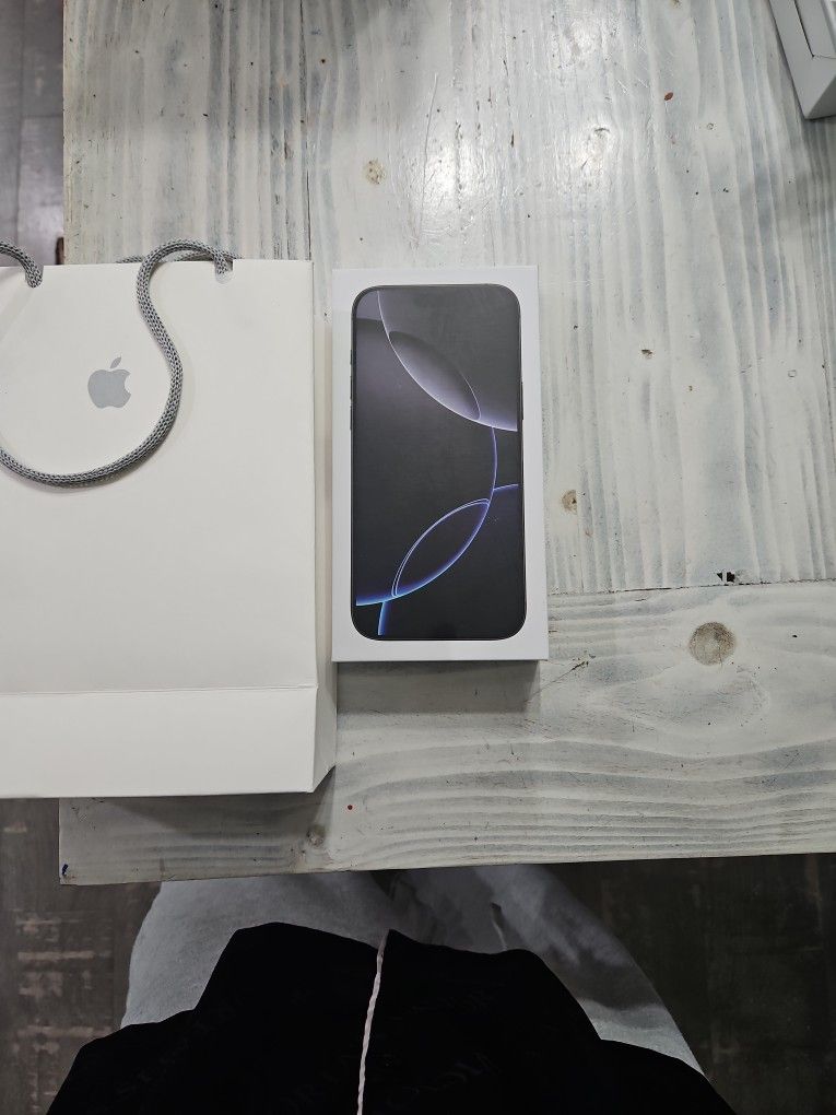 iPhone 16 Pro Max Unlocked