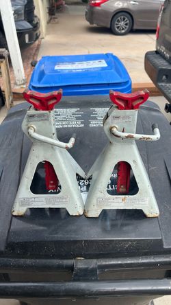 Jack stands