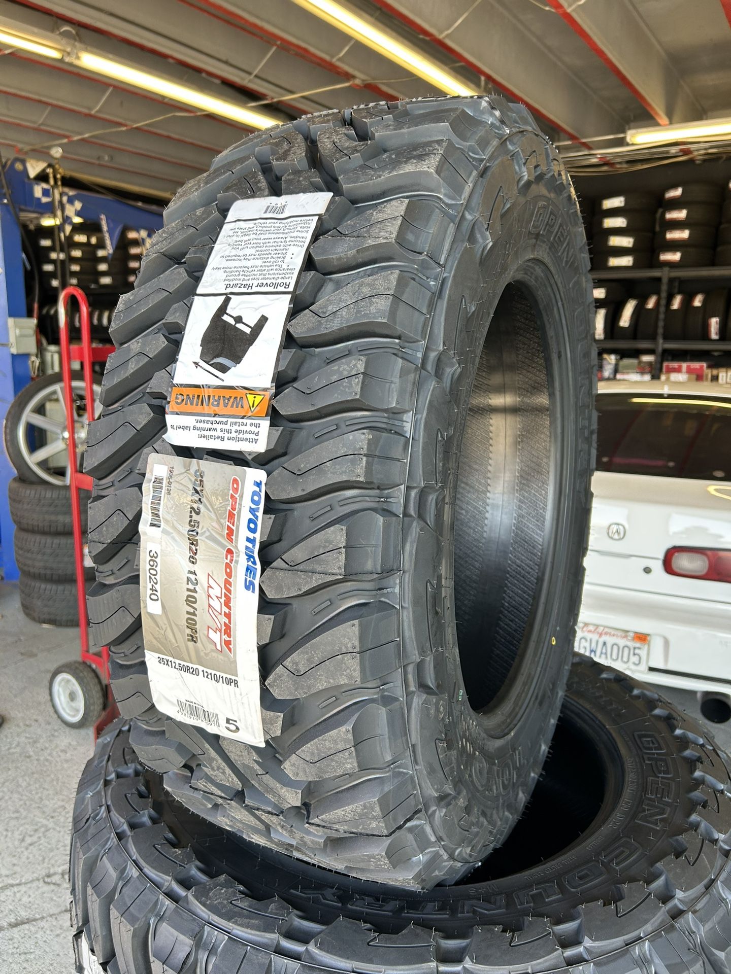 BRAND NEW SET OF TOYO OPEN COUNTRY MT 35x12.5x20