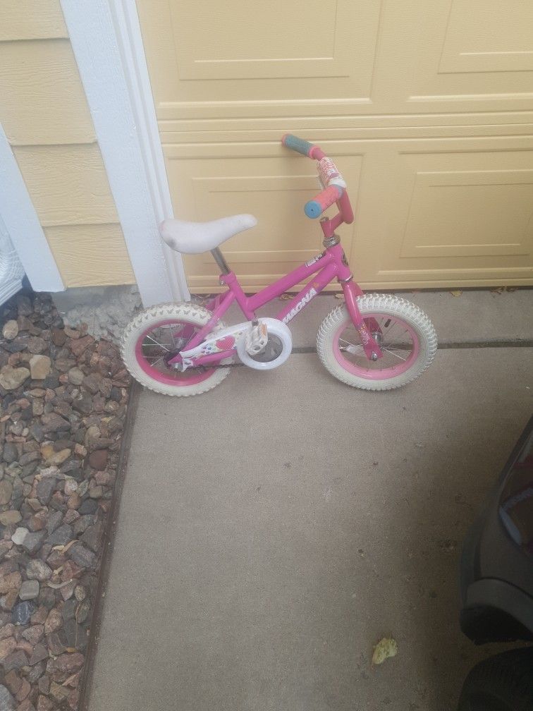 Girls bike