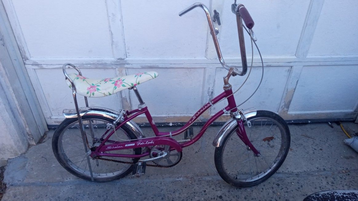 Schwinn My Fair Lady PRICE FIRM NEEDS MILD RESTORATION
