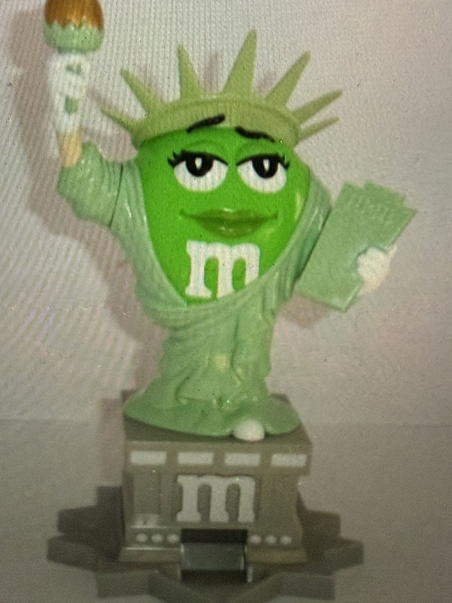 M & M’s World Mrs. Liberty Candy Dispensary Statue Of Liberty Green Gravy