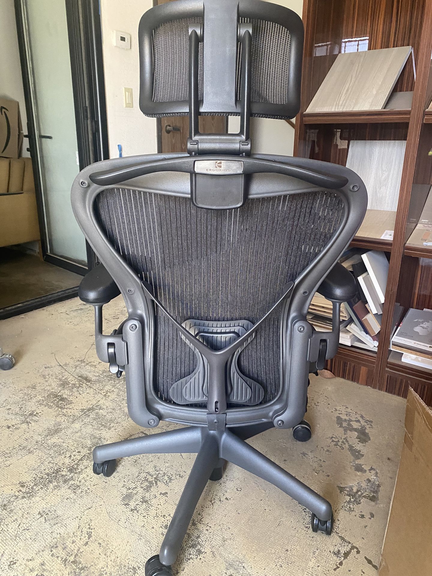 New Condition Size c Fully Adjustable Herman Miller Aeron Office Chairs