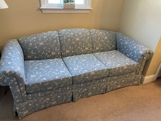 Hitchcock Couch
