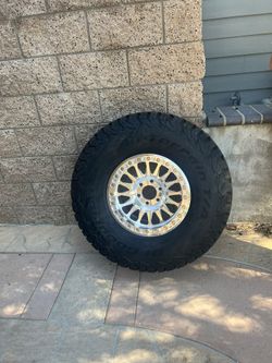 KMC Impact 445 Bead locks w/ BFG KO2 37x12.5R17