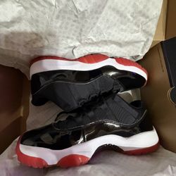 Jordan 11 Low Bred Size 9.5 