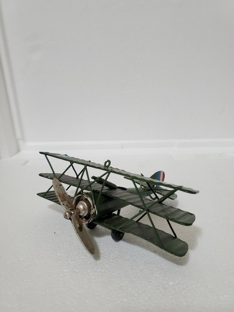 Vintage Style WWI Metal Tri-Plane Aircraft Home Child Decor Toy Green 6”