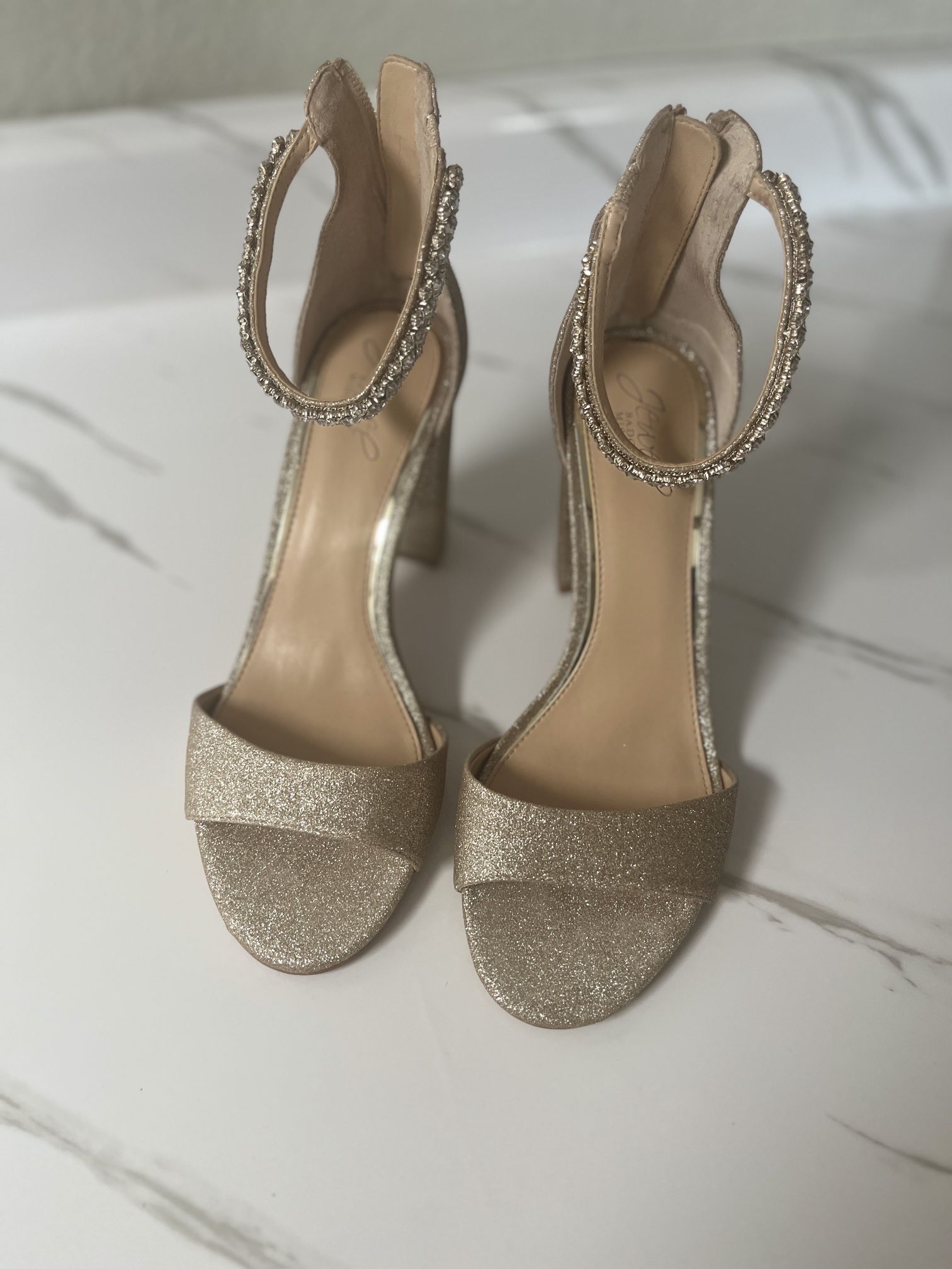 Jewel Badgley Mischka Block Heel rhinestone strap- size 9
