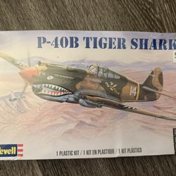 Revell P-40B Tiger Shark 1:48 Scale Model Kit – Brand New & Sealed