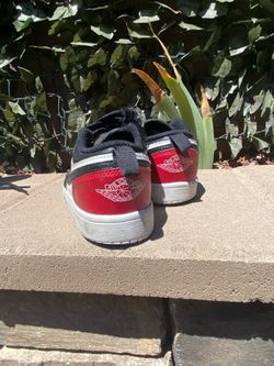 Jordan one (bred toe size 1.5)