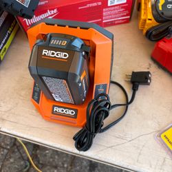 RIDGID 18V 4Ah Max Output Lithium Battery and Charger