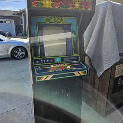 Atari Centipede Arcade Video Game