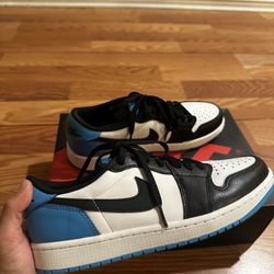 Jordan 1 Low OG Powder Blue Size 9.5