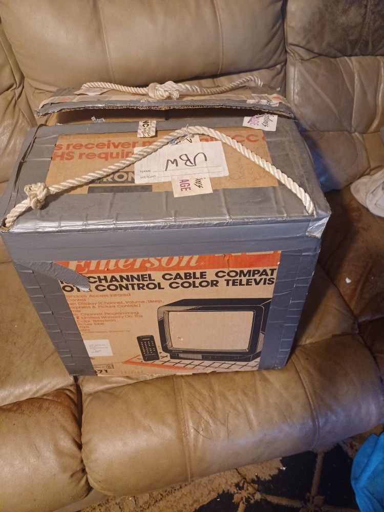 13-in Emerson CRT TV