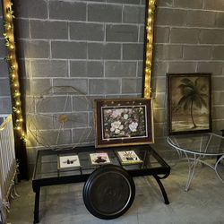 Decor, cabinets, & storage make an offer. Read details 