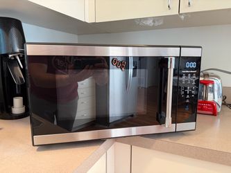 Hamilton Beach Microwave - Like New!