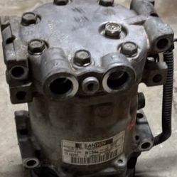 AC Compressor For Vehicle 