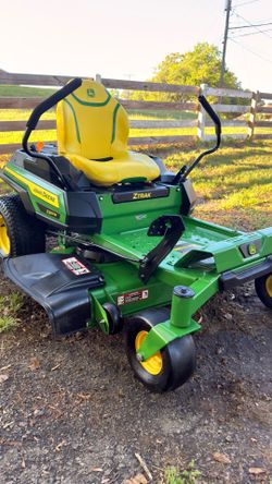 John Deere  Zero Turn Mower