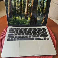 Apple Macbook Air i5 8gb Ram 256gb SSD 13" Screen 10th Gen. 2020