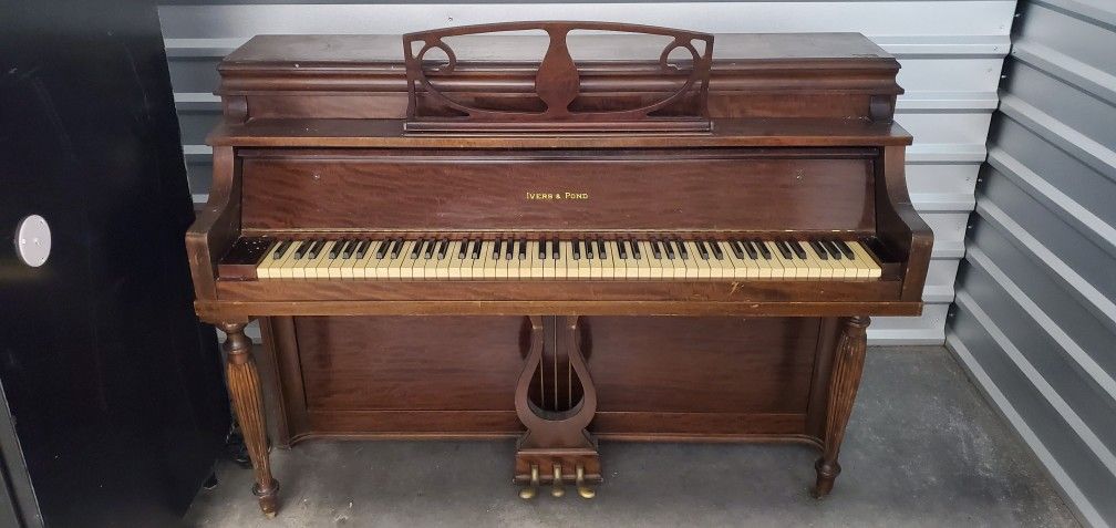 Ivers Amd Pond 81355 Piano