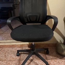 Black Mesh Rolling Computer Chair – $10 