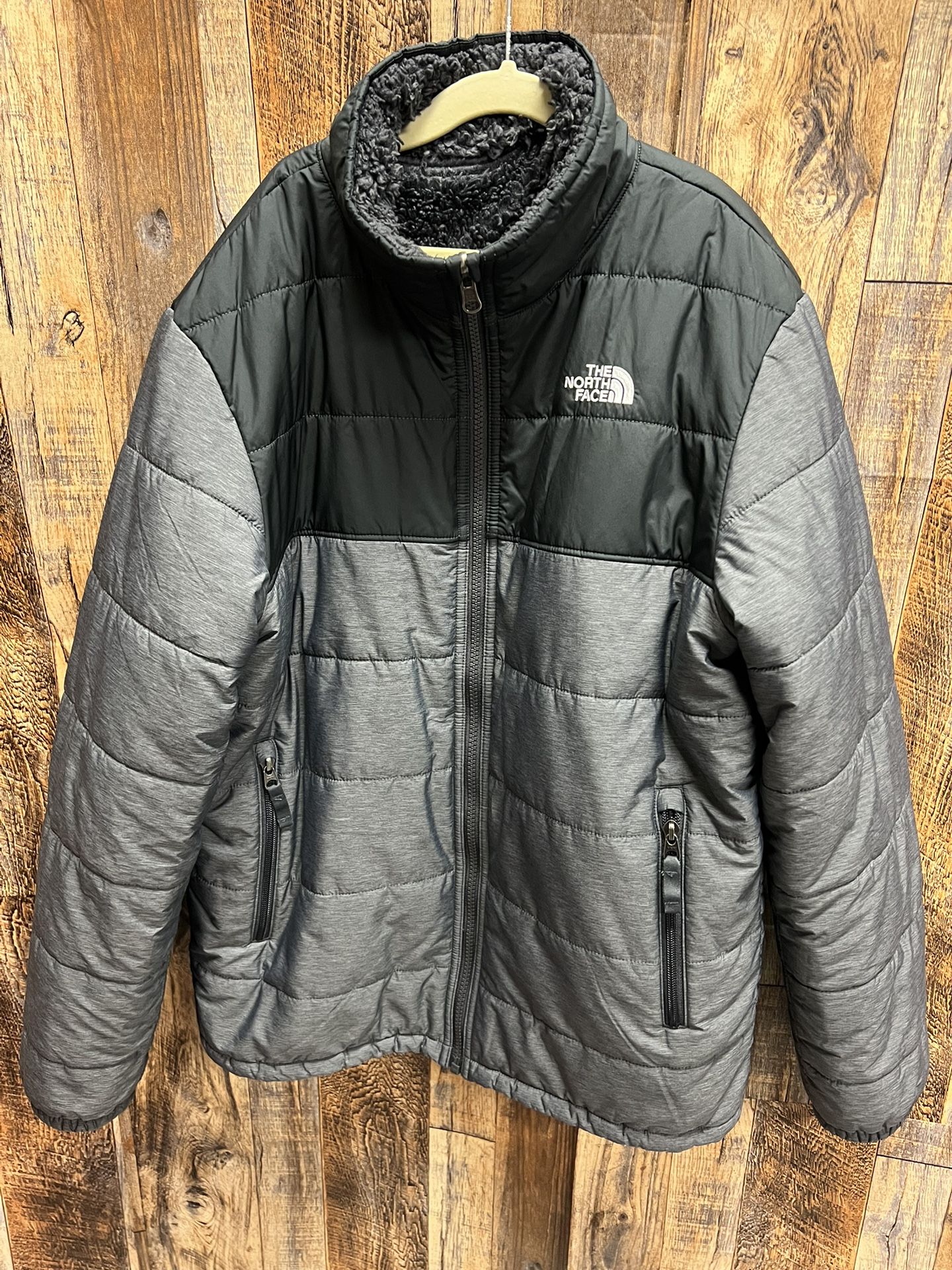 The North Face Reversible Sherpa Lined Winter Jacket Boys 18-20 Black Grey