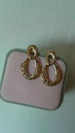 Gold plated vintage Avon earrings