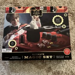 FAO Schwarz Ultimate Magic Set 