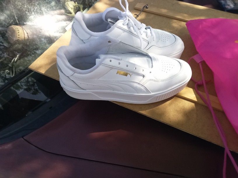 Women's Puma Shoes
