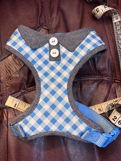 Dog harness. Cute checked dog harness. Medium